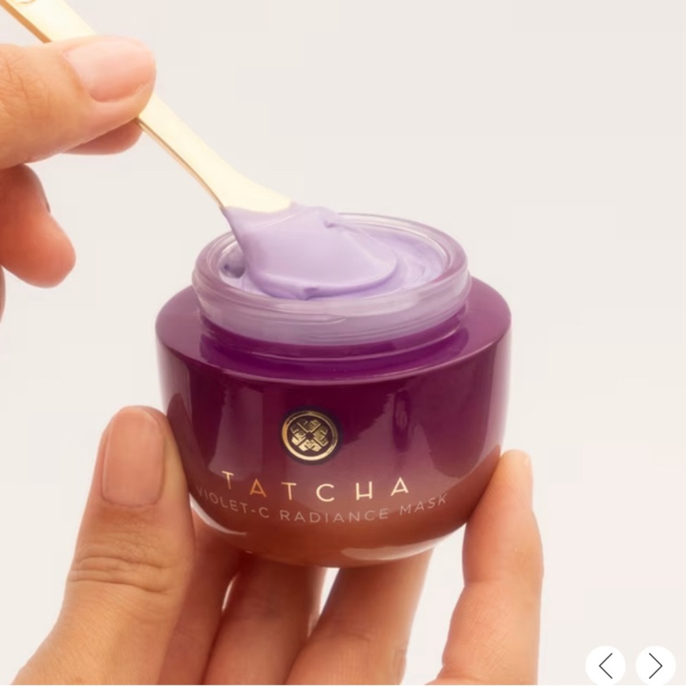 Violet-C Radiance Mask
Brightening & Refining Mask